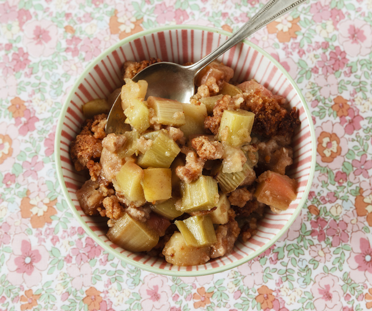Rhubarb crumble.png